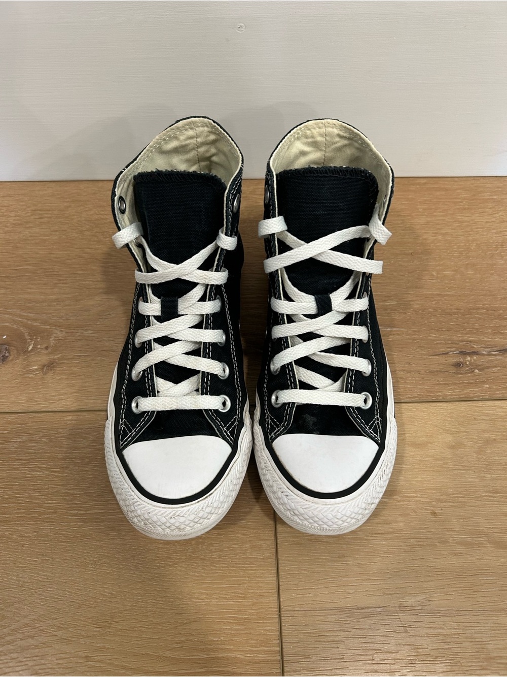 Chuck Taylor Converse - Black - Women’s 7 - Picture 3 of 8